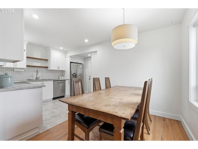 8817 N HARTMAN St, Portland, OR 97203