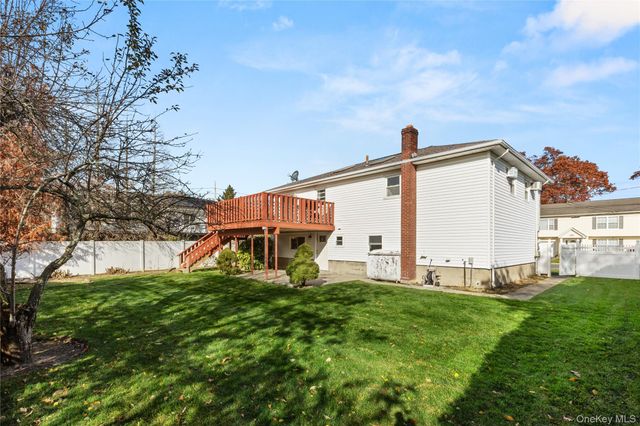 157 N Alleghany Avenue, Lindenhurst, NY 11757