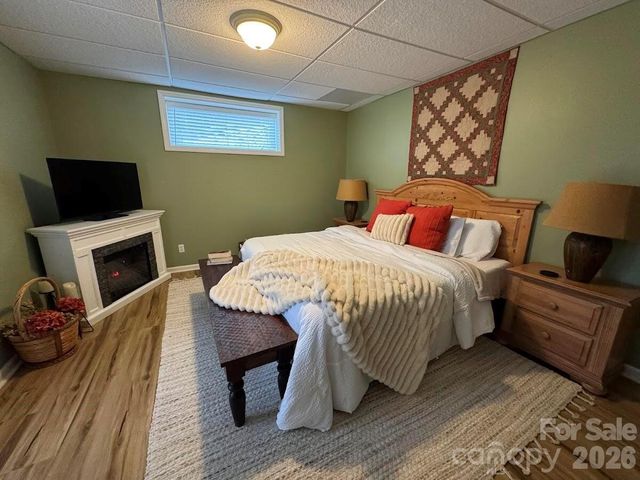 39 Rogers Creek Drive, Bakersville, NC 28705