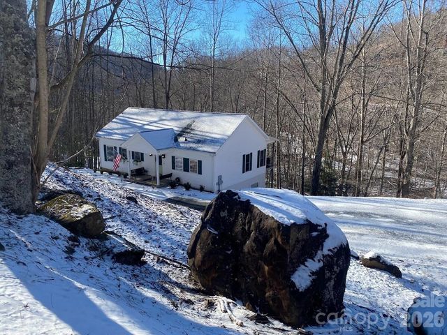 39 Rogers Creek Drive, Bakersville, NC 28705