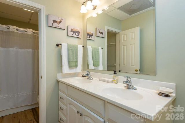 39 Rogers Creek Drive, Bakersville, NC 28705