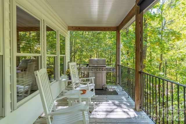 39 Rogers Creek Drive, Bakersville, NC 28705