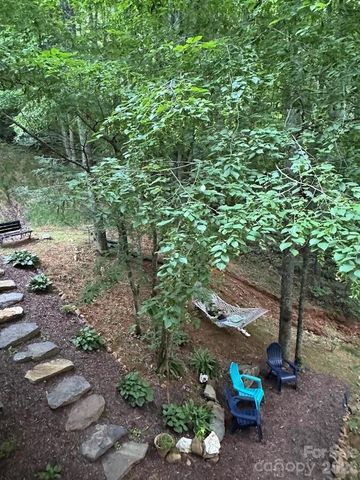 39 Rogers Creek Drive, Bakersville, NC 28705