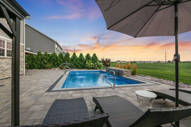 10148 Sentry Drive, St. John, IN 46373