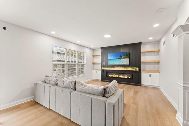 10148 Sentry Drive, St. John, IN 46373