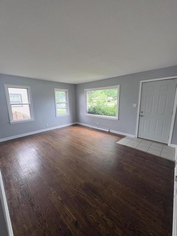 7248 W Potomac AVENUE, Milwaukee, WI 53216