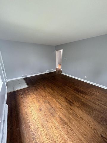 7248 W Potomac AVENUE, Milwaukee, WI 53216