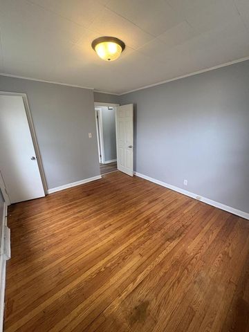 7248 W Potomac AVENUE, Milwaukee, WI 53216