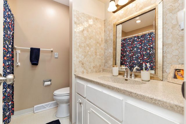 1228 31st Street, West Des Moines, IA 50266