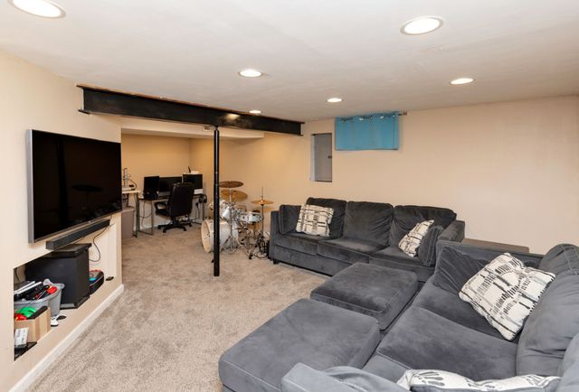1228 31st Street, West Des Moines, IA 50266