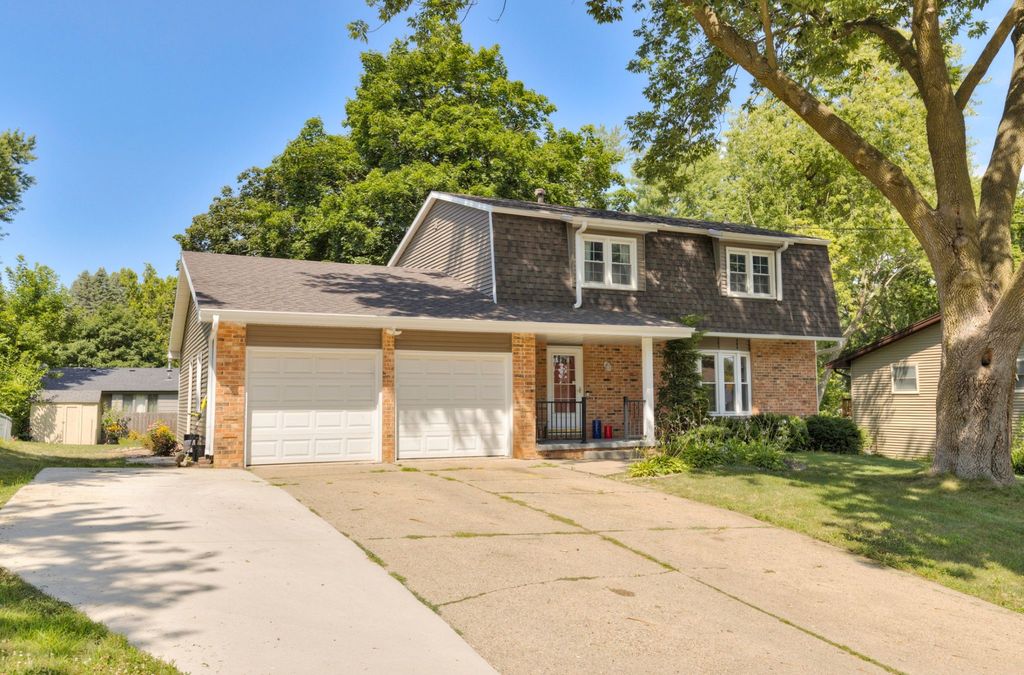 1228 31st Street, West Des Moines, IA 50266