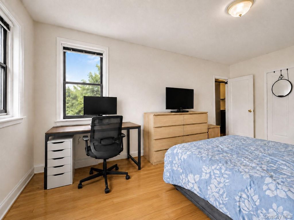 65-65 Wetherole Street 5R, Rego Park, NY 11374 — photo 4
