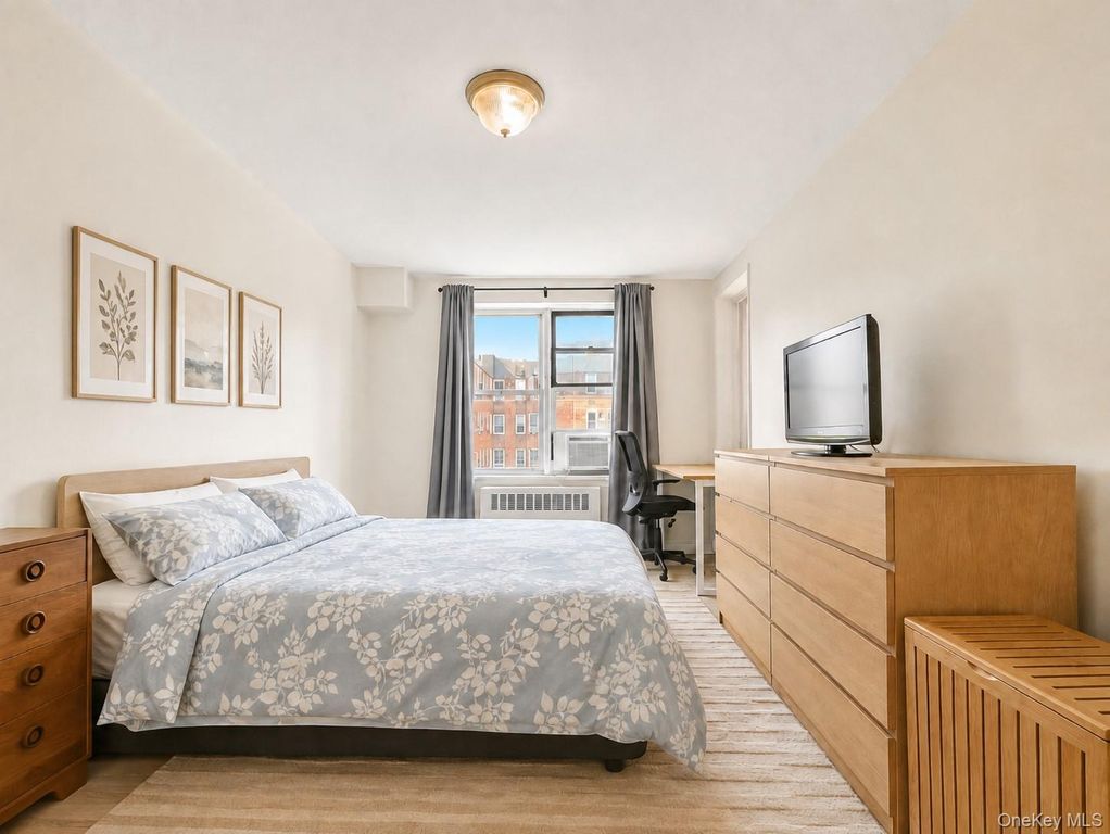 65-65 Wetherole Street 5R, Rego Park, NY 11374 — photo 5