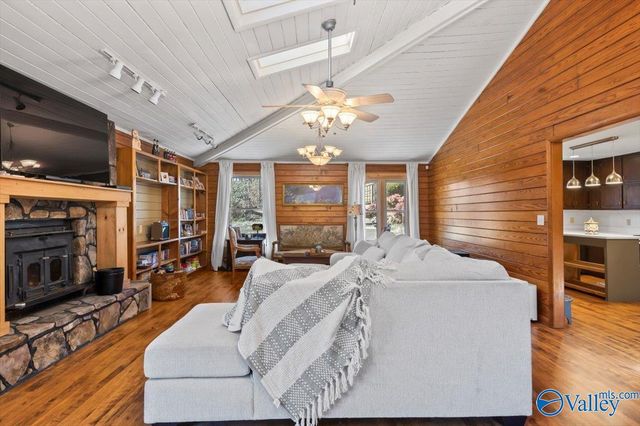 160 Santa Maria Drive, Scottsboro, AL 35769