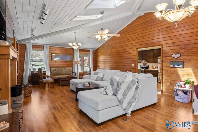 160 Santa Maria Drive, Scottsboro, AL 35769