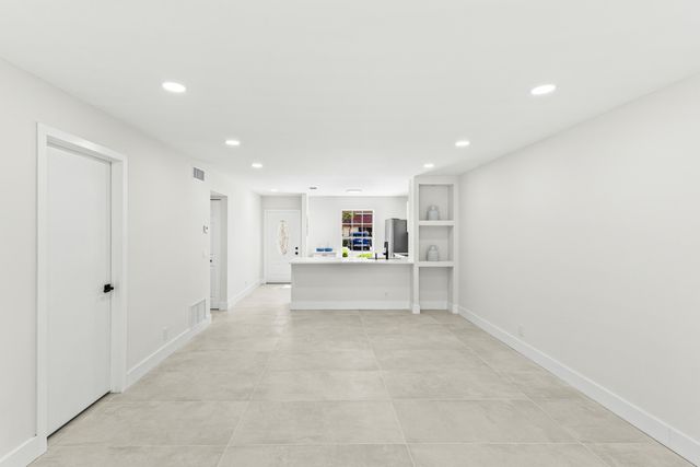 733 Nantucket Circle, Lake Worth, FL 33467