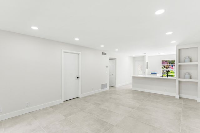 733 Nantucket Circle, Lake Worth, FL 33467