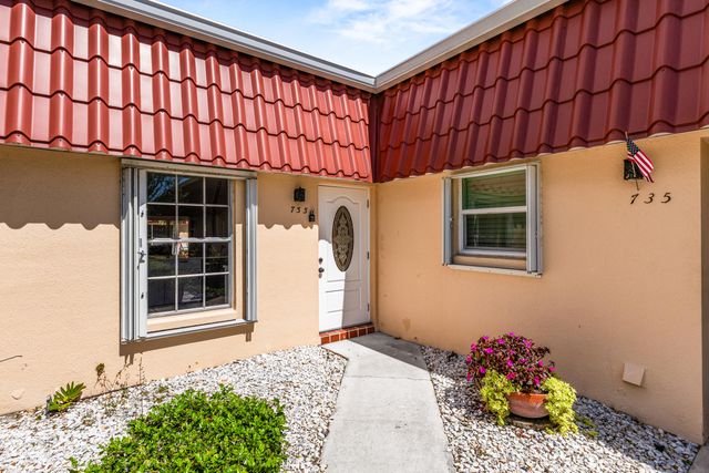 733 Nantucket Circle, Lake Worth, FL 33467