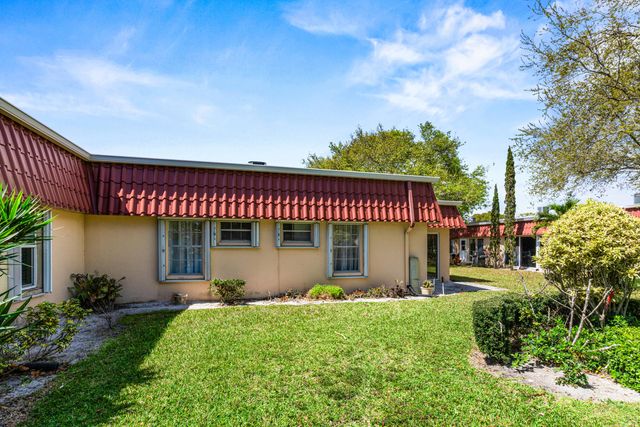 733 Nantucket Circle, Lake Worth, FL 33467