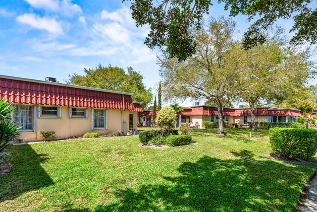 733 Nantucket Circle, Lake Worth, FL 33467