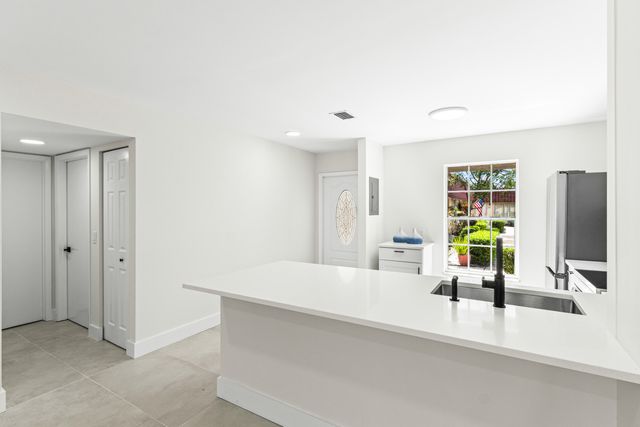 733 Nantucket Circle, Lake Worth, FL 33467