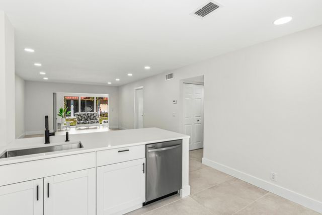 733 Nantucket Circle, Lake Worth, FL 33467