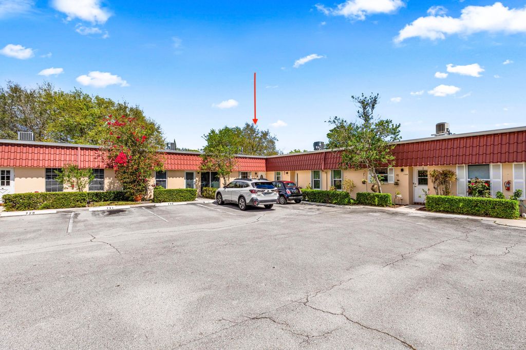 733 Nantucket Circle, Lake Worth, FL 33467