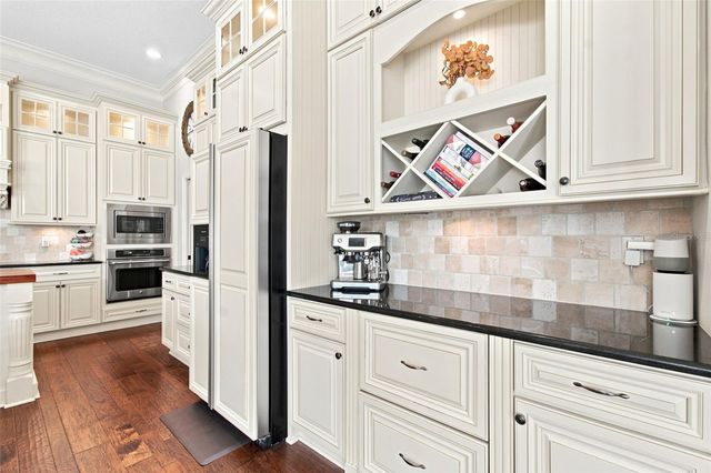 9212 PINE ISLAND COURT, Tampa, FL 33647