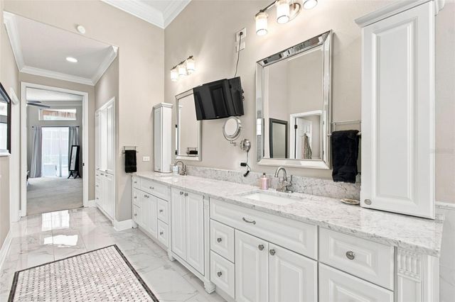 9212 PINE ISLAND COURT, Tampa, FL 33647