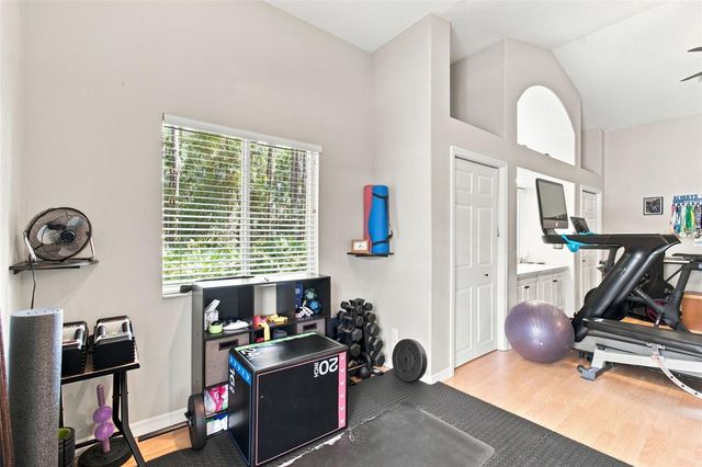 9212 PINE ISLAND COURT, Tampa, FL 33647
