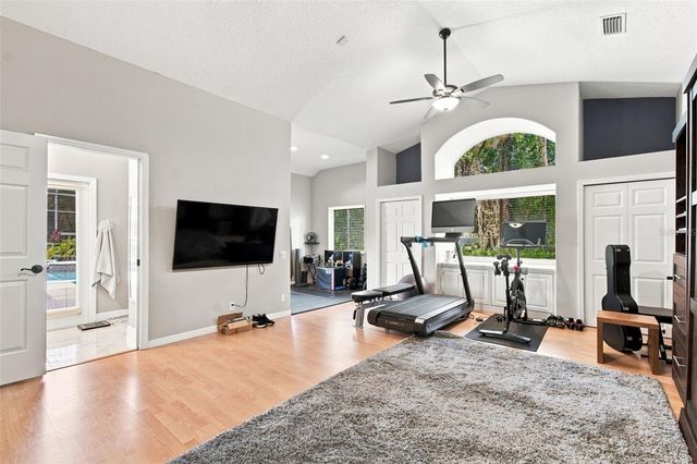 9212 PINE ISLAND COURT, Tampa, FL 33647