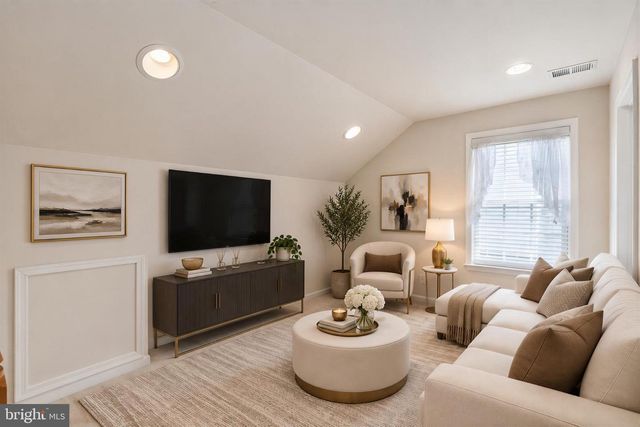 5706 W KESSLERS XING, Fredericksburg, VA 22407