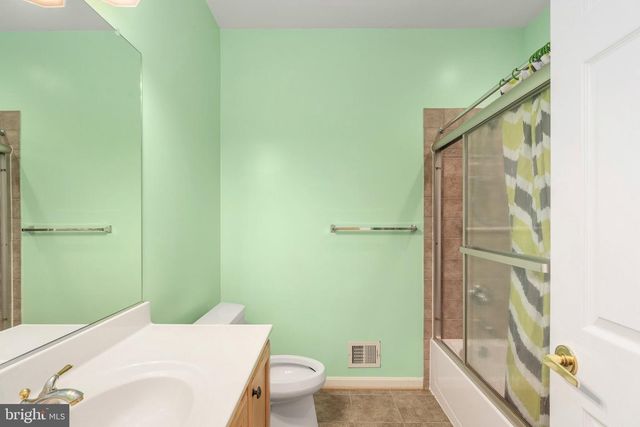 5706 W KESSLERS XING, Fredericksburg, VA 22407