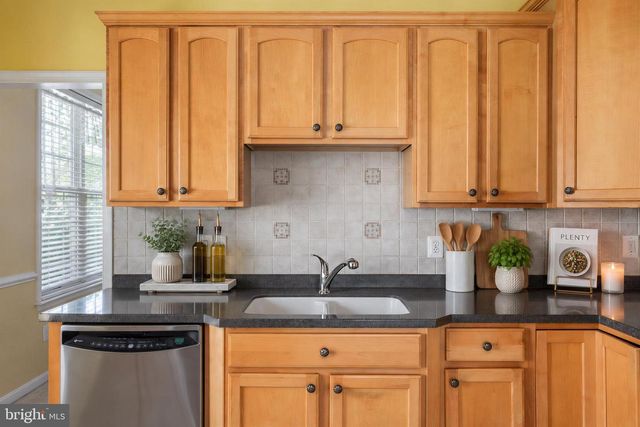5706 W KESSLERS XING, Fredericksburg, VA 22407