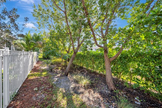 3824 NW 89th Way, Coral Springs, FL 33065