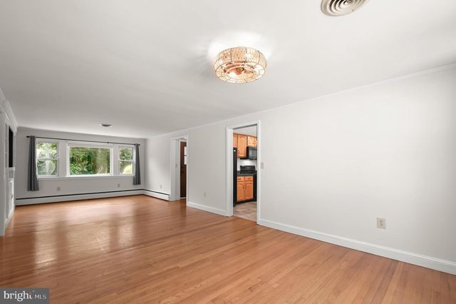 7416 CENTRE ST, Sykesville, MD 21784