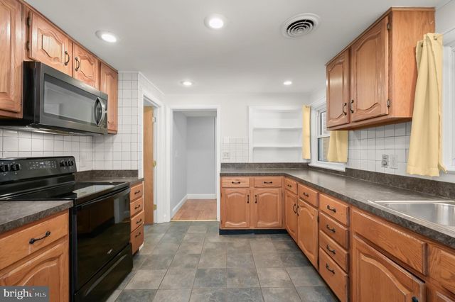 7416 CENTRE ST, Sykesville, MD 21784
