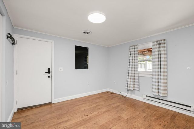 7416 CENTRE ST, Sykesville, MD 21784