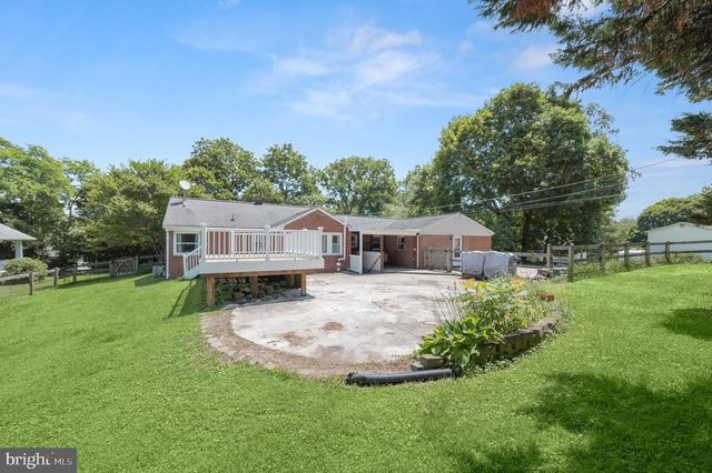 7416 CENTRE ST, Sykesville, MD 21784