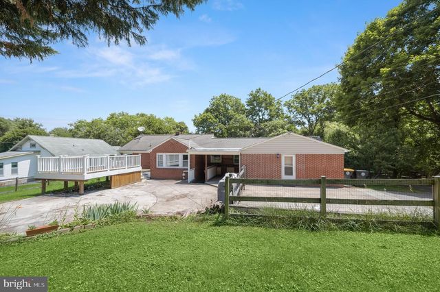 7416 CENTRE ST, Sykesville, MD 21784