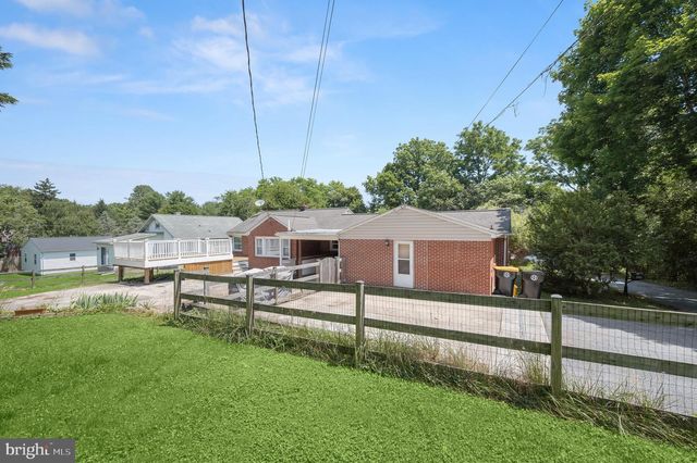 7416 CENTRE ST, Sykesville, MD 21784