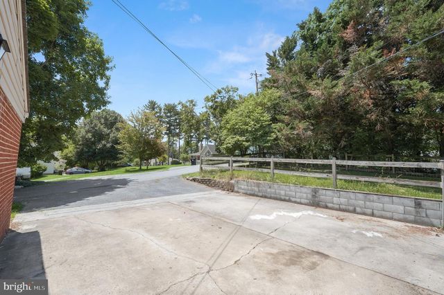 7416 CENTRE ST, Sykesville, MD 21784