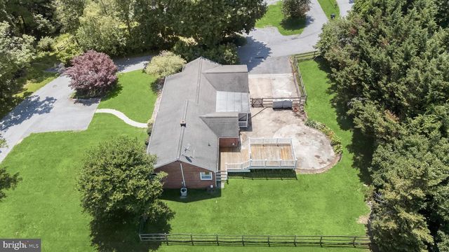 7416 CENTRE ST, Sykesville, MD 21784