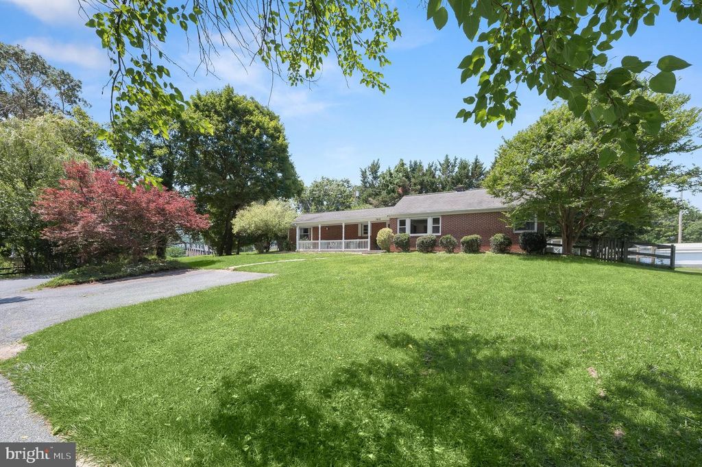 7416 CENTRE ST, Sykesville, MD 21784