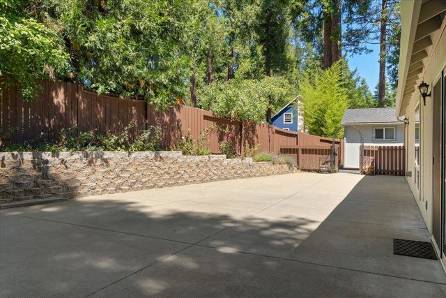 2914 Willow St, Pollock Pines, CA 95726