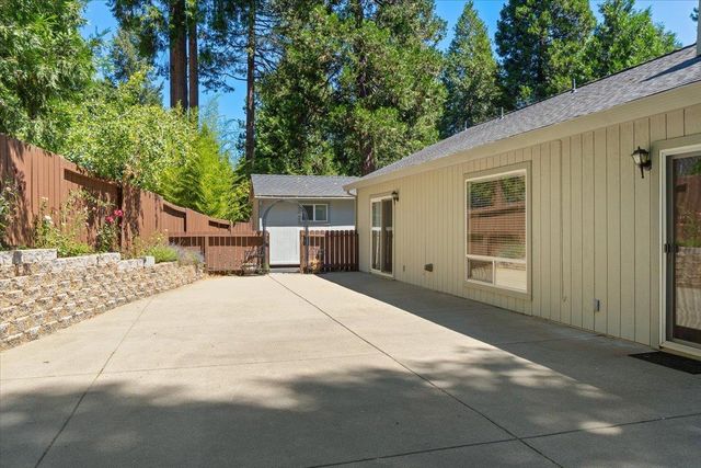2914 Willow St, Pollock Pines, CA 95726