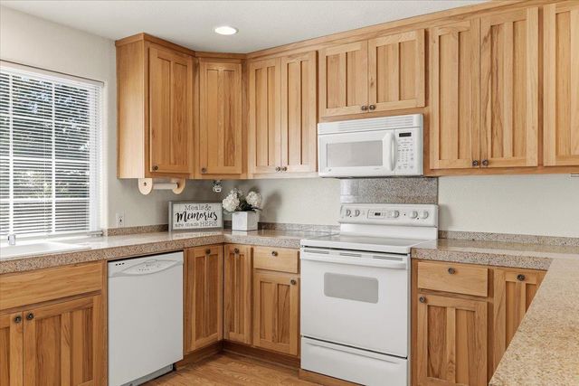 2914 Willow St, Pollock Pines, CA 95726