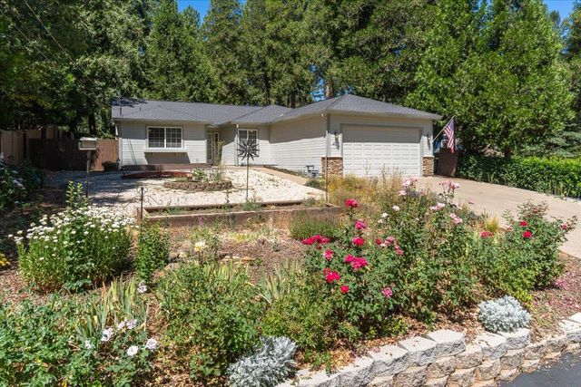 2914 Willow St, Pollock Pines, CA 95726