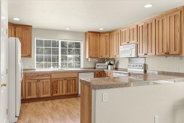 2914 Willow St, Pollock Pines, CA 95726