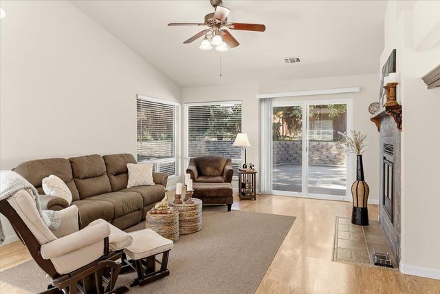 2914 Willow St, Pollock Pines, CA 95726